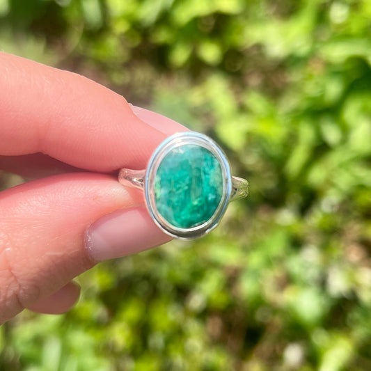 Emerald - Size 9 - Gemstone Ring